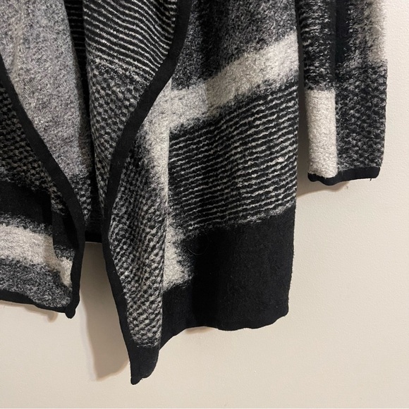 LUCKY BRAND OPEN FRONT CARDIGAN IKAT GEOMETRIC BLACK GRAY Medium - Picture 8 of 13